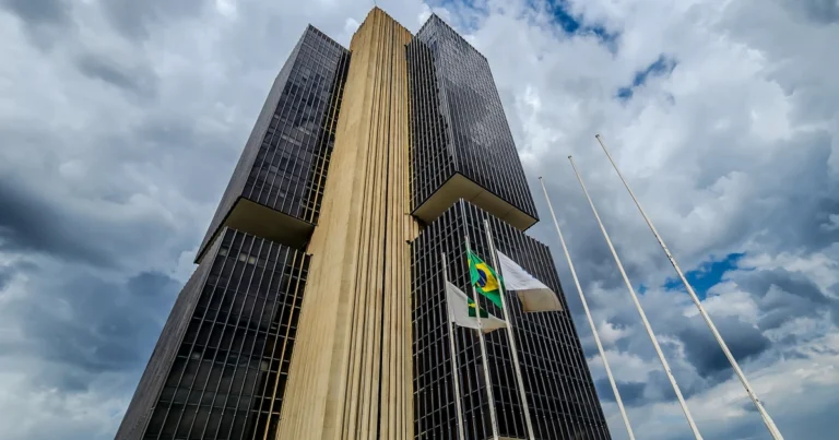 Déficit das estatais atinge R$ 2,1 bilhões em julho, recorde histórico