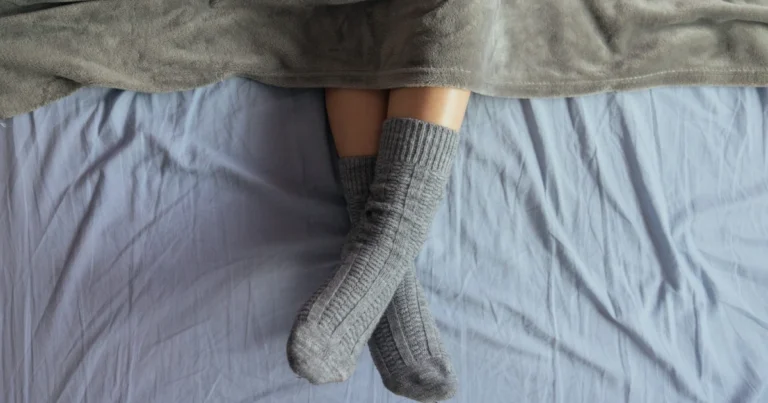 Qual a melhor forma de dormir para preservar a coluna?