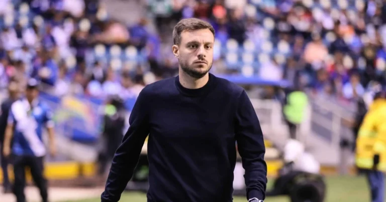 Atlético avança na contratação de Martín Anselmi para substituir Cuca