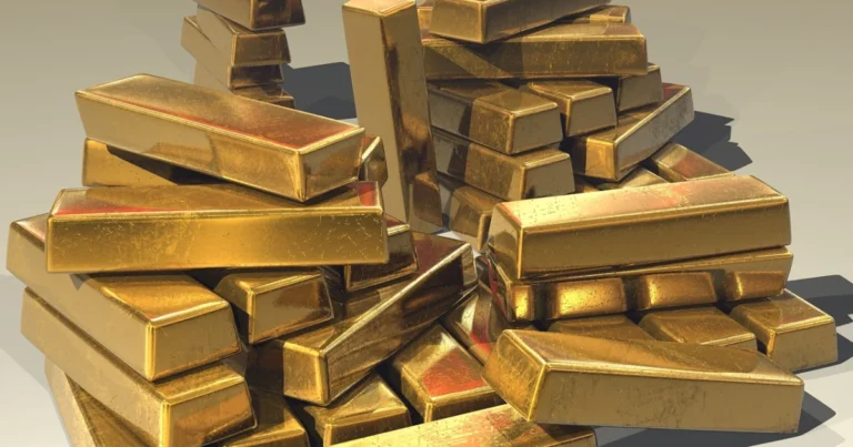 Ouro fecha em queda por causa de juros dos Treasuries e dólar forte