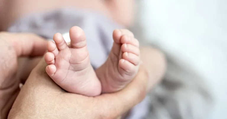 Bebê bate recorde e se torna recém-nascido ‘mais velho’ do mundo; entenda