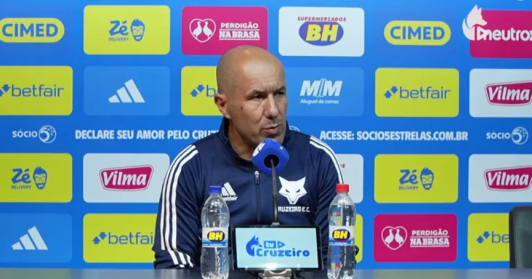 Jardim comenta lesão de Wanderson e dá prazo para Christian voltar aos treinos
