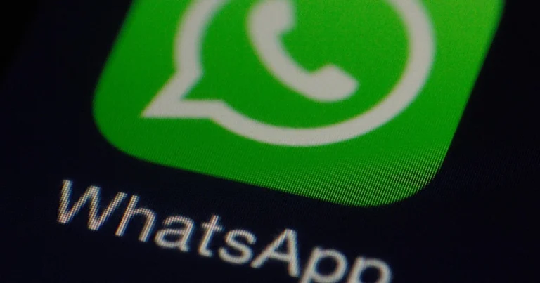 Meta desativa quase 7 milhões de contas vinculadas a golpistas no WhatsApp