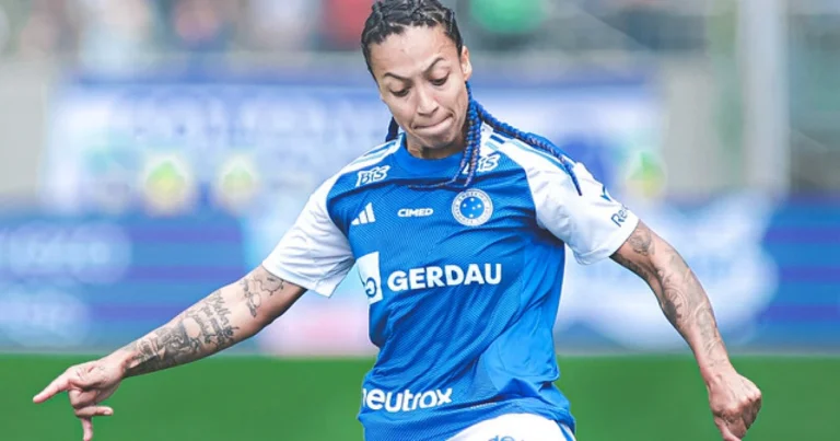 Byanca Brasil destaca feito do Cruzeiro feminino e manda recado
