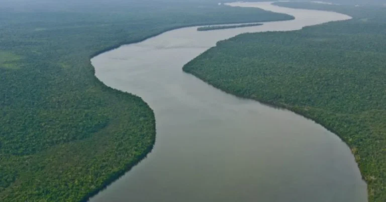 Colômbia nega soberania do Peru sobre ilha na fronteira amazônica