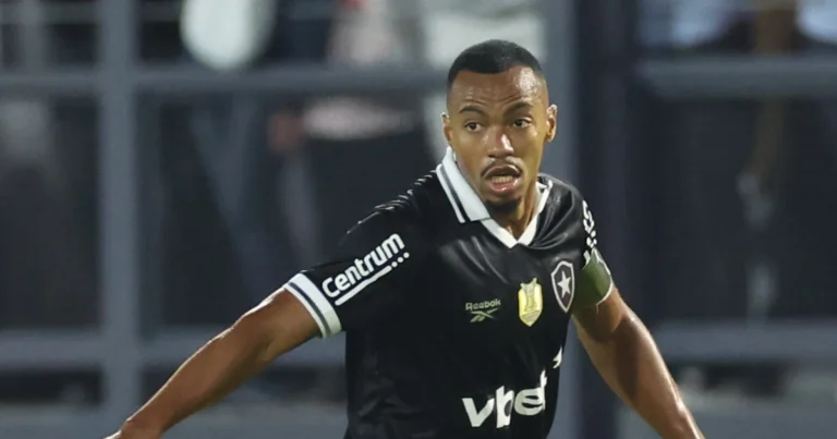 Botafogo atualiza quadro de Marlon Freitas, que sofreu concussão cerebral