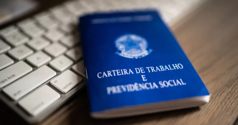 Brasil abre 166,6 mil vagas de trabalho com carteira assinada em junho
