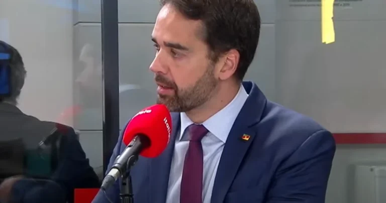 Governador de um dos Estados mais impactados pelo tarifaço, Eduardo Leite cobra que Lula ligue para Trump
