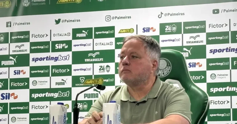 Diretor do Palmeiras descarta saída de Abel e se manifesta sobre renovação