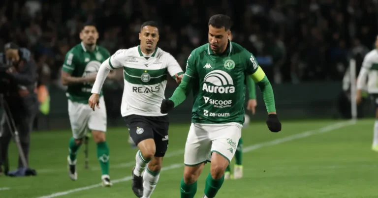 Coritiba tropeça, empata com a Chape e pode se afastar da liderança da Série B