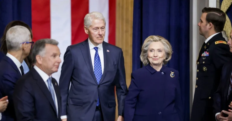 Congresso dos EUA intima Bill e Hillary Clinton a depor sobre caso Epstein