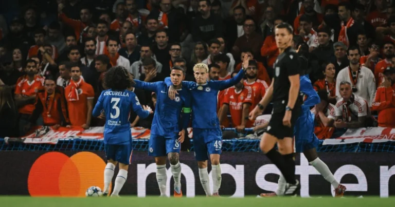 Ex-Palmeiras marca contra, Chelsea bate Benfica e vence primeira na Liga dos Campeões