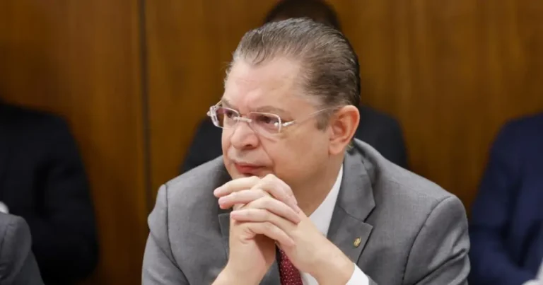 Sóstenes Cavalcante critica julgamento de Bolsonaro no STF e fala em ‘vingança política’
