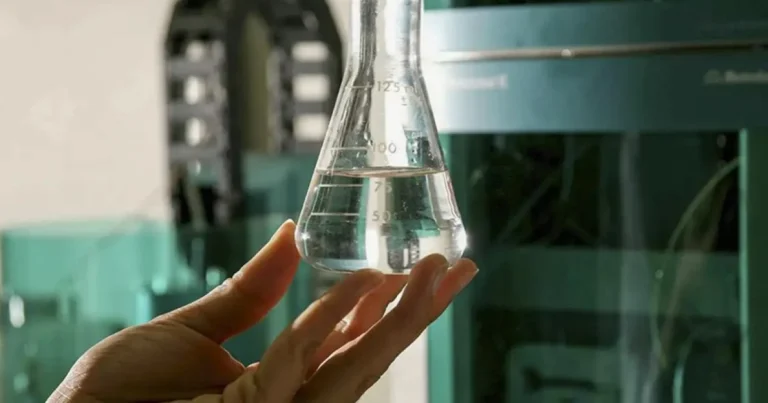 Metanol: antídoto contra intoxicação já foi enviado a nove estados