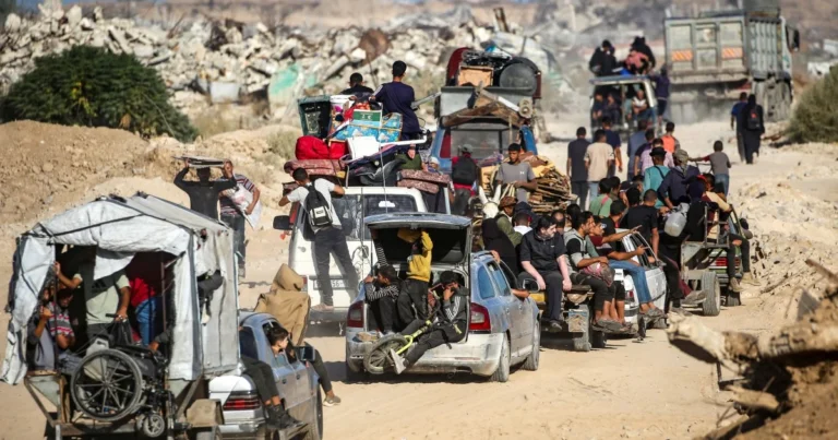 Milhares de palestinos retornam à Gaza no 2º dia de cessar-fogo