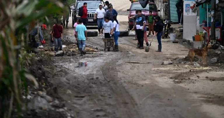 Chuvas fortes deixam 64 mortos e dezenas de comunidades isoladas no México