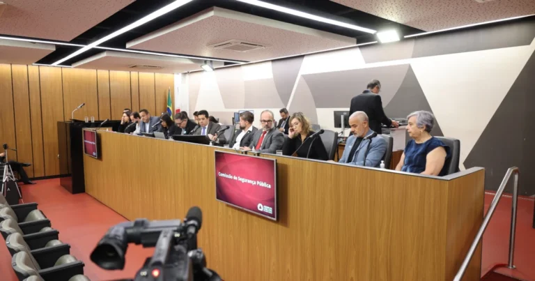 Governo Zema volta a negar reajuste a forças de segurança, que marcam ato em BH