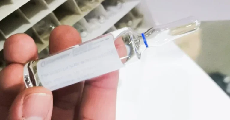 Brasil recebe 2,5 mil doses de antídoto contra intoxicação por metanol