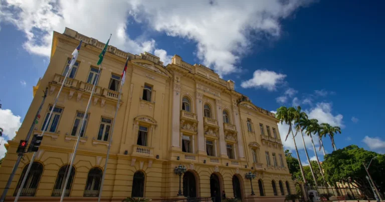 Concurso Unificado de Pernambuco tem 460 vagas e salários de até R$ 11,3 mil