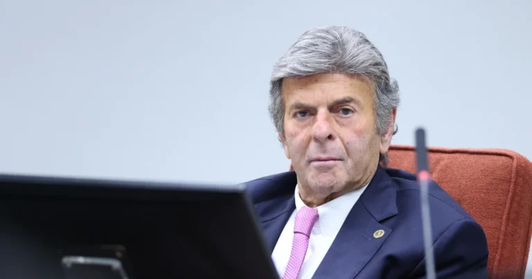 Fux pede vista e suspende julgamento de Moro por calúnia a Gilmar Mendes