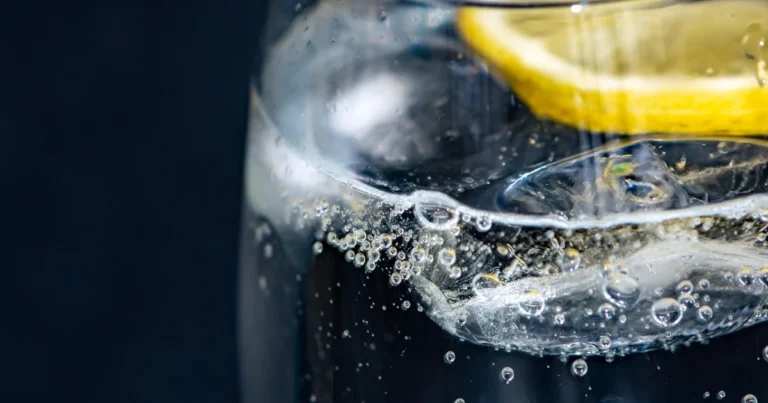 Bebidas adulteradas: médico explica antídotos da intoxicação por metanol